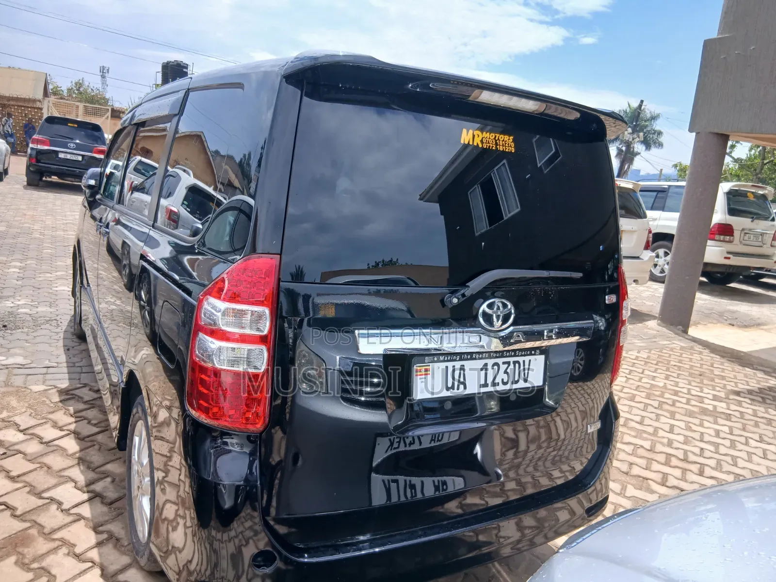 Toyota Noah 2011 Black