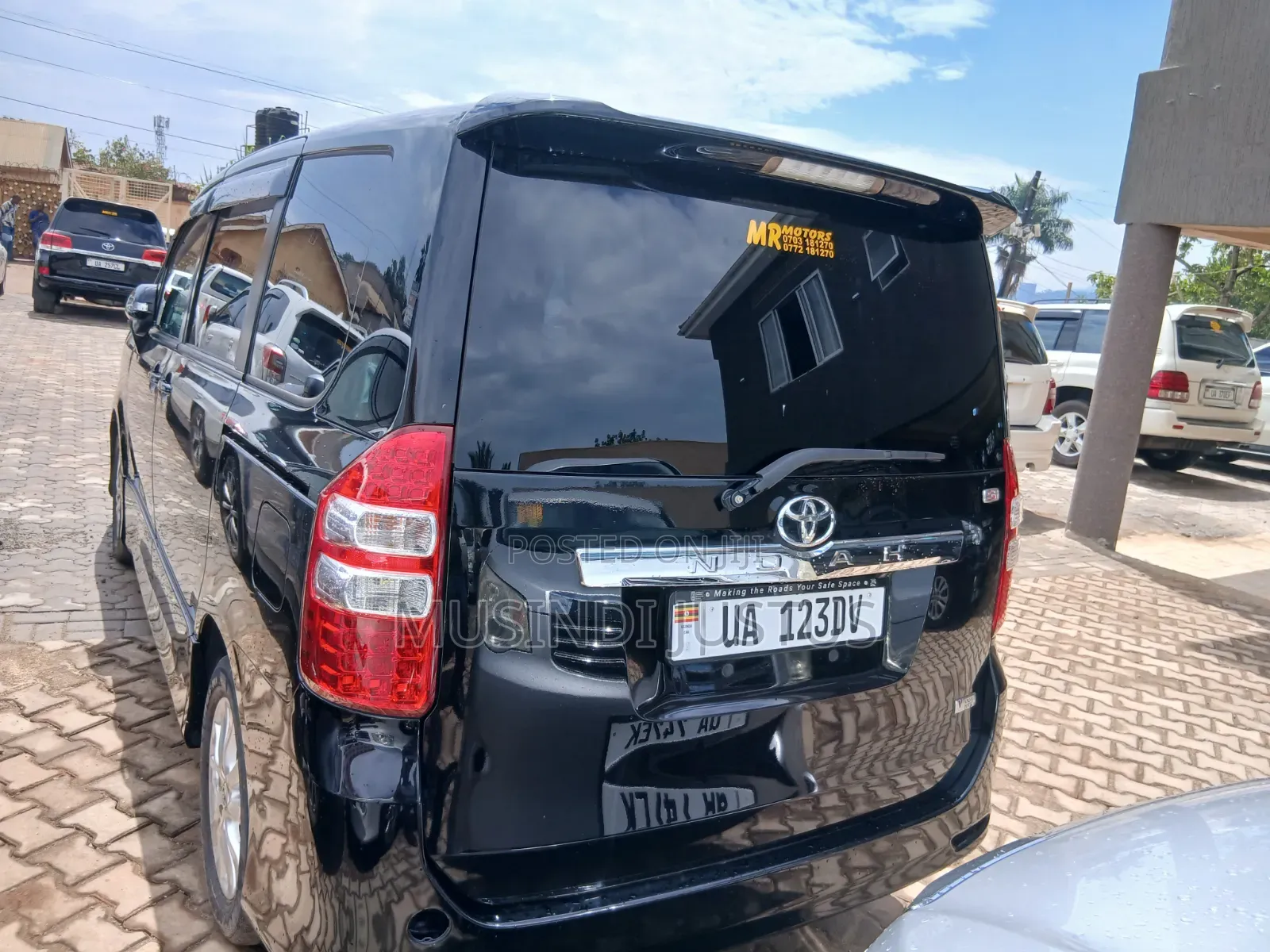 Toyota Noah 2011 Black