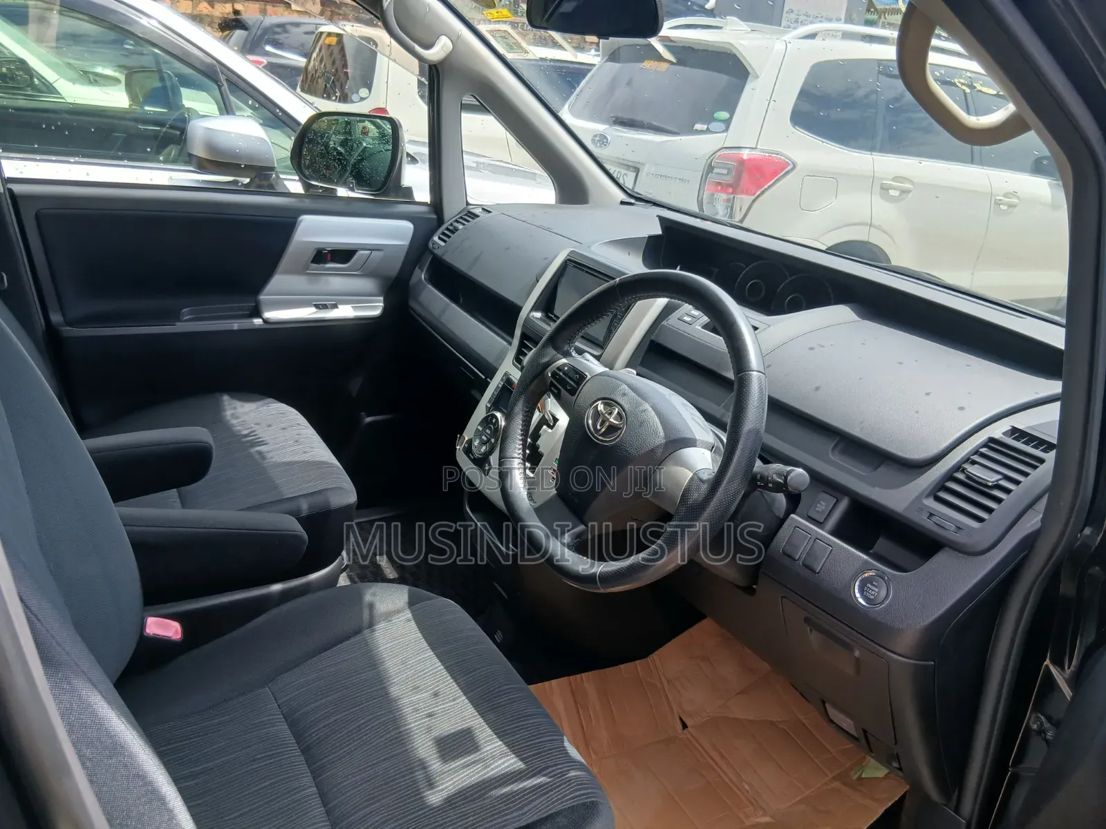 Toyota Noah 2011 Black
