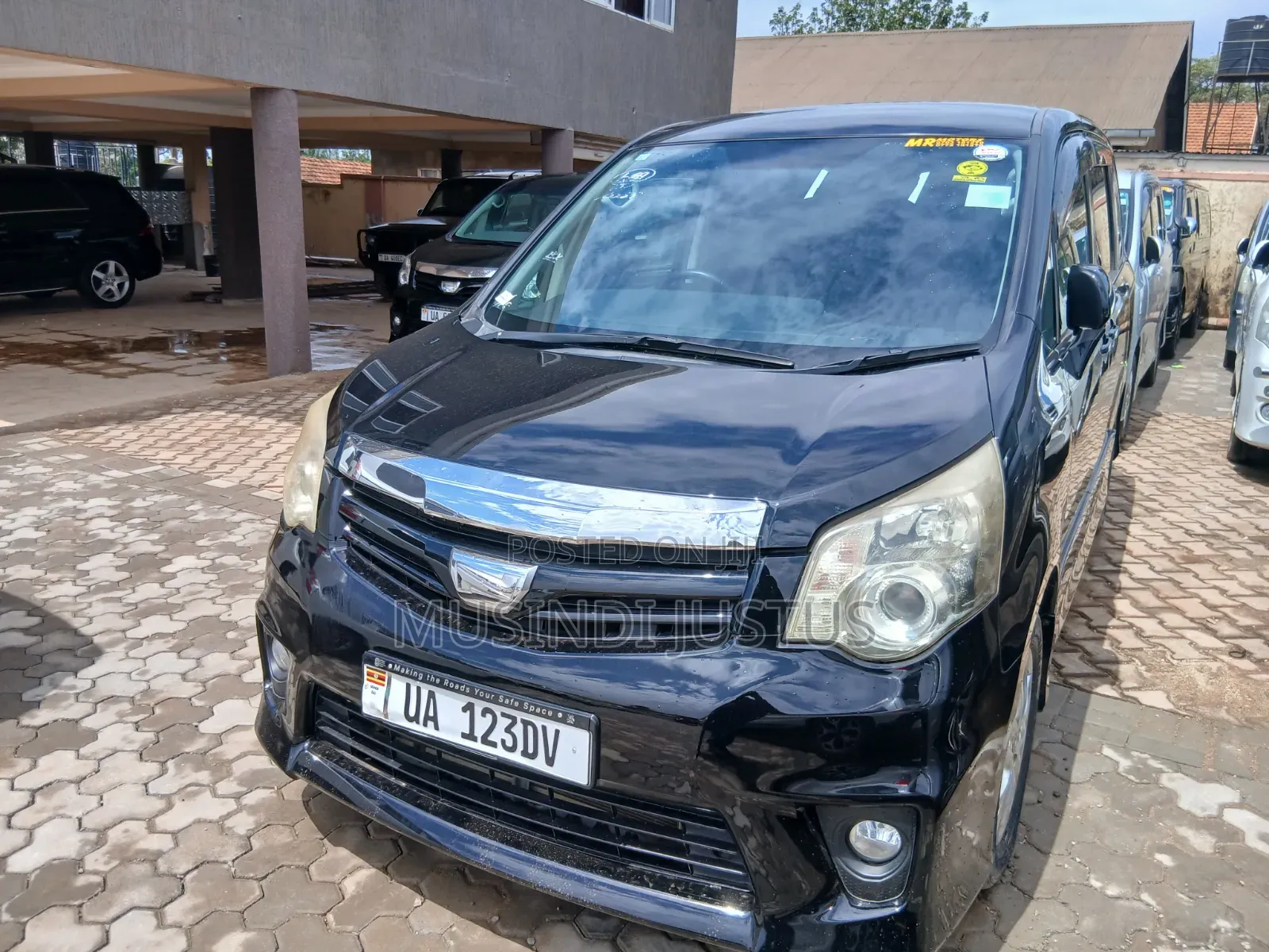Toyota Noah 2011 Black