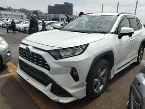 Toyota RAV4 2019 White