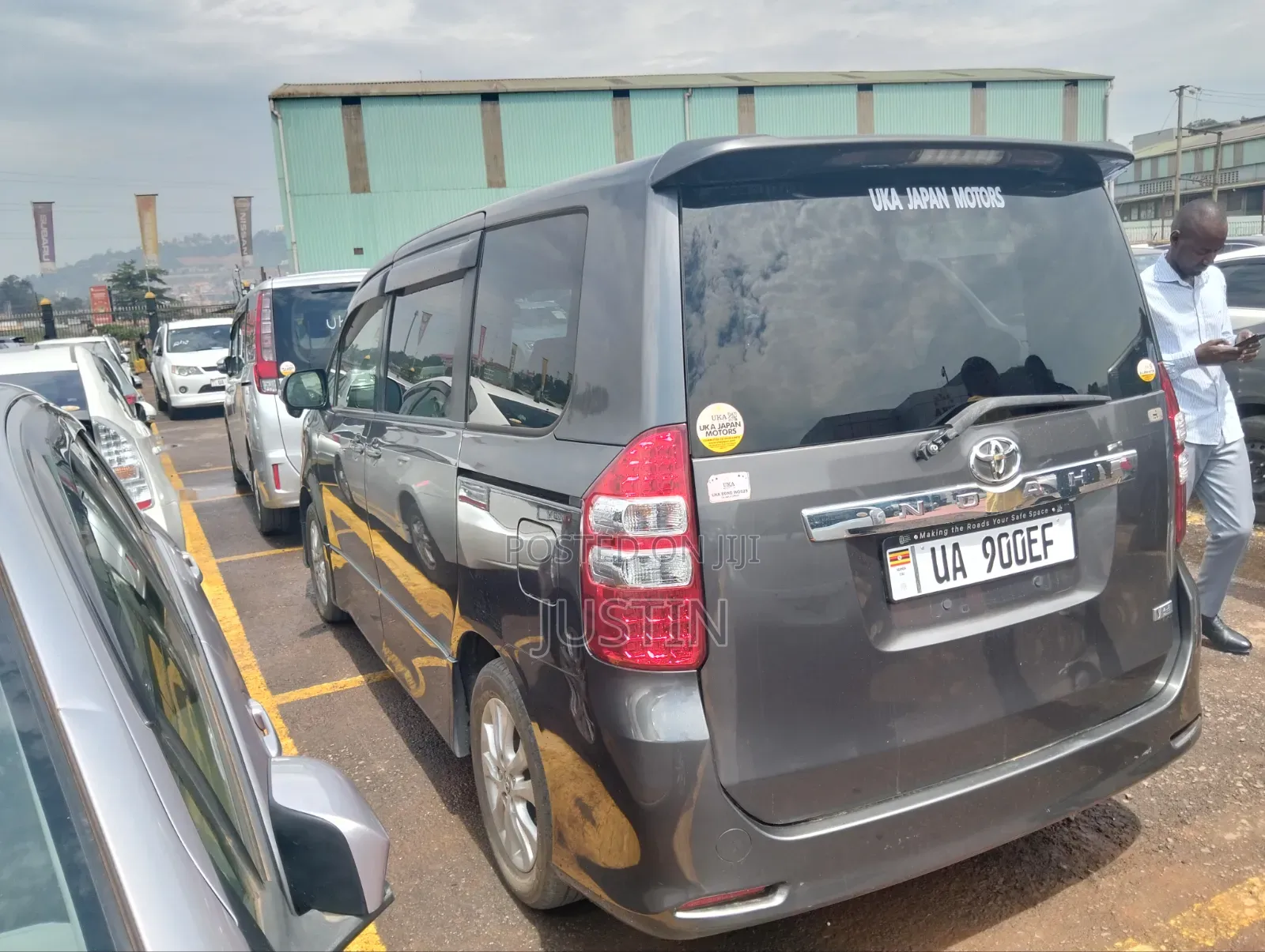 Toyota Noah 2011 Matt Black