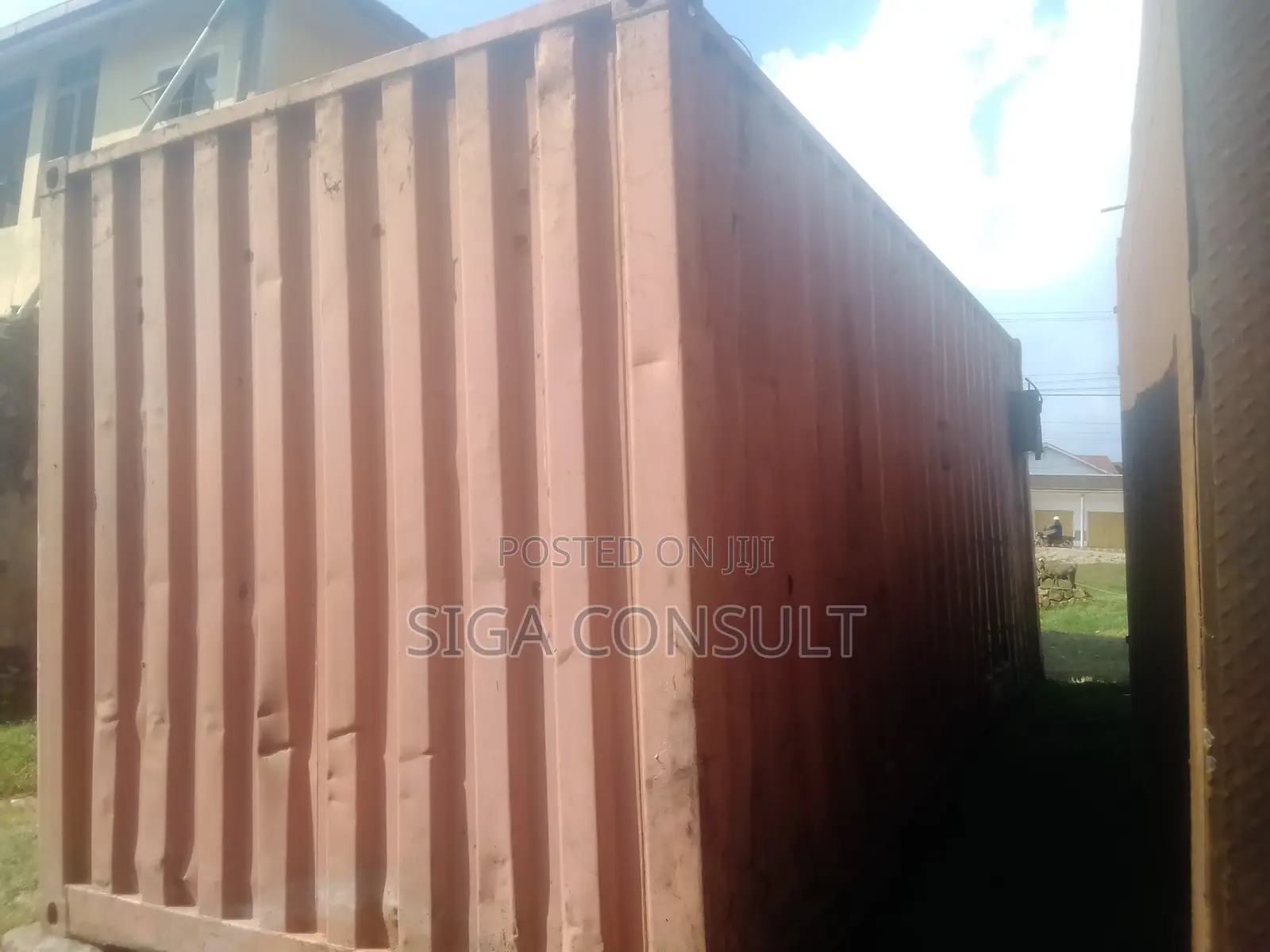20ft Cargo Container Available for Sale in Bweyogerere