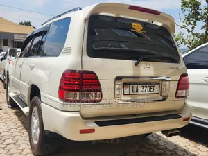 Toyota Land Cruiser 2006 White
