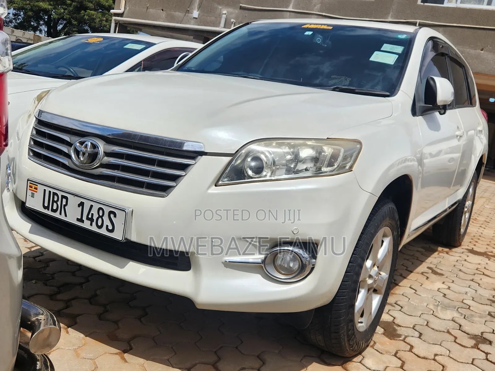 Toyota Vanguard 2011 White