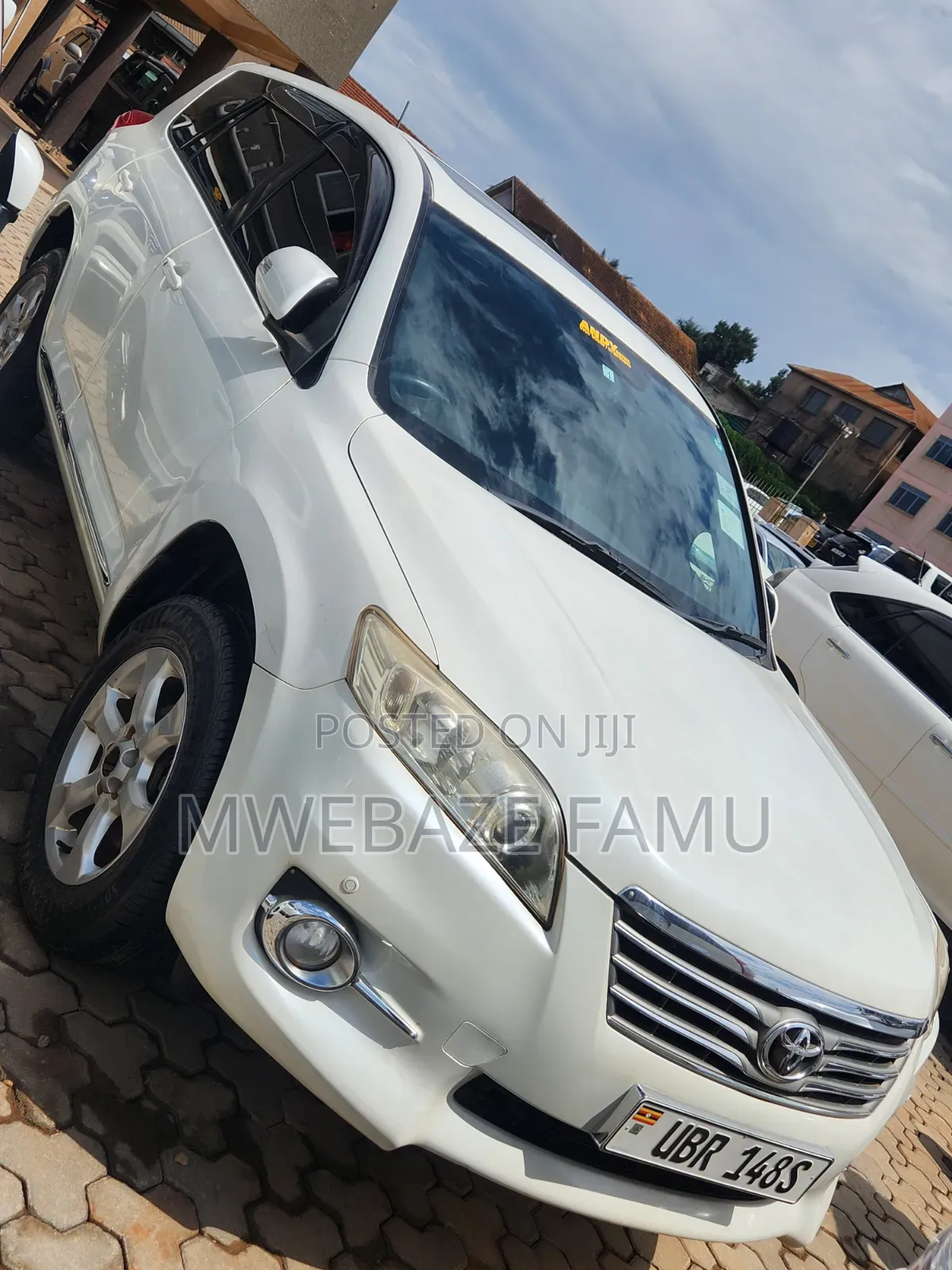 Toyota Vanguard 2011 White