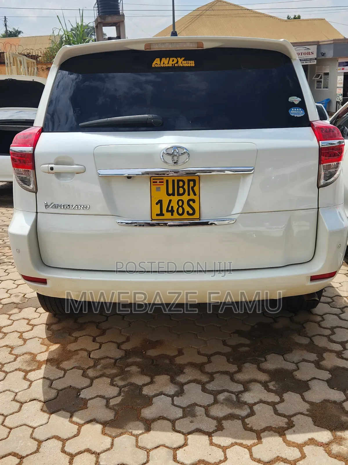 Toyota Vanguard 2011 White