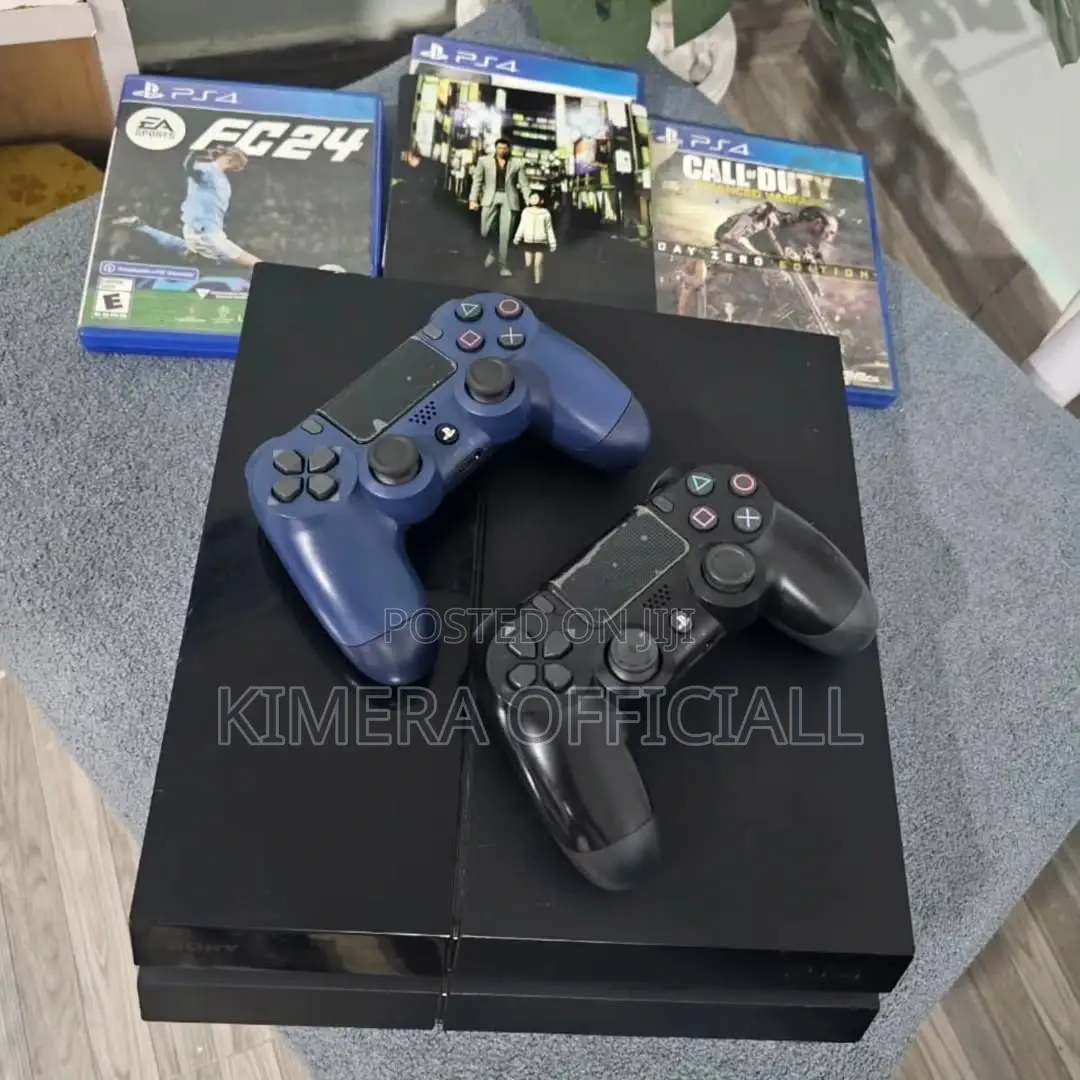 Playstation 4 Standard Console With 2 Pads and Game Library