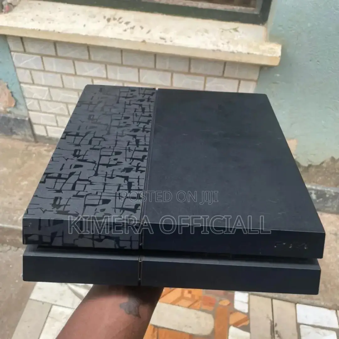 Ps4 Standard Chipped System With Dual Controllers and Amazing Games