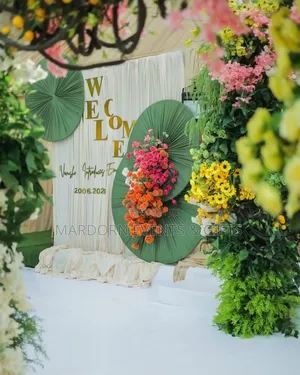 Vanessa's Tropical and Rustic Introduction