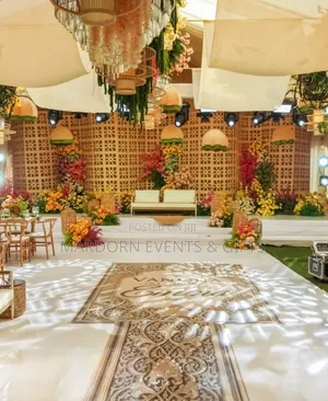 Vanessa's Tropical and Rustic Introduction