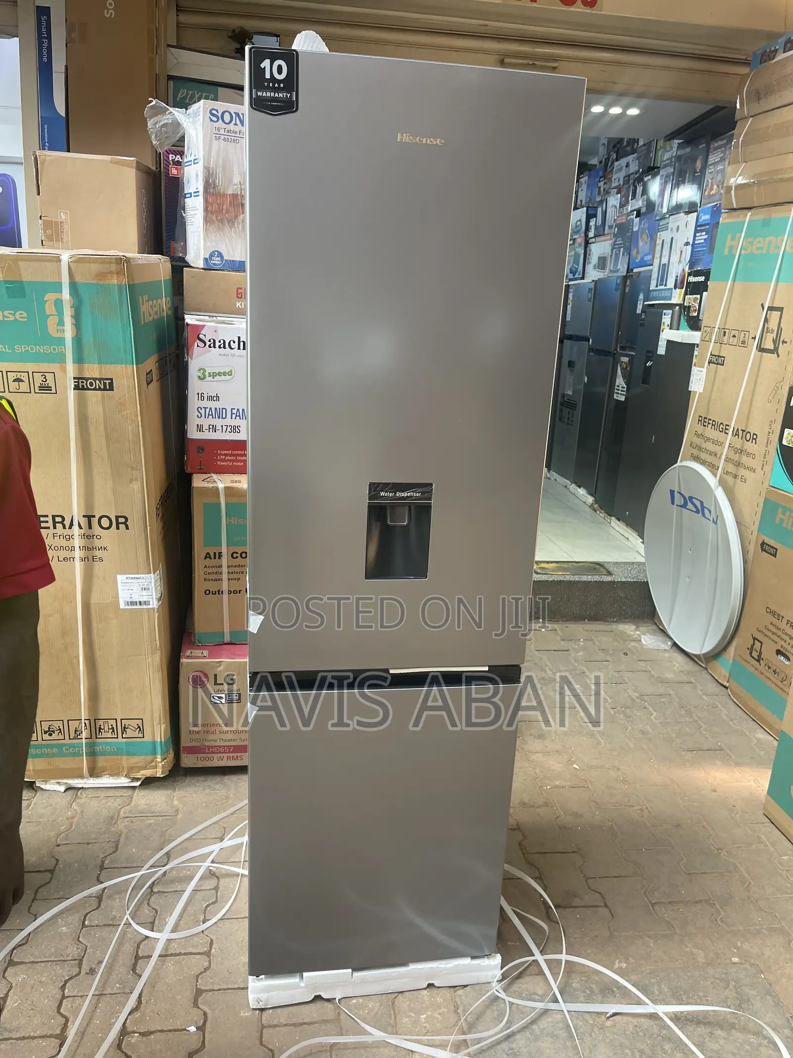 Hisense 341l Refrigerator With Water Dispenser and Bottom Freezer