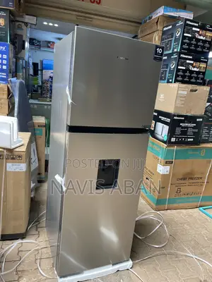 Hisense 419l Refrigerator With Water Dispenser and Top Freezer