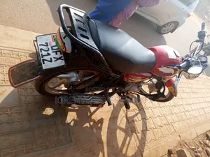 Bajaj Boxer 125 2022 Red
