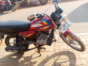 Bajaj Boxer 125 2022 Red