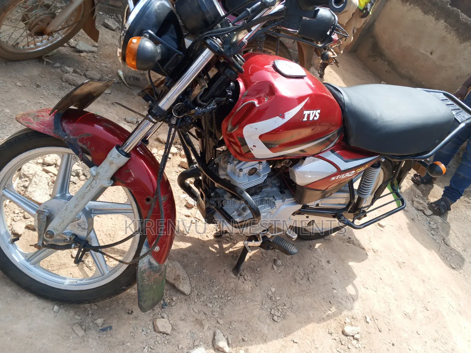 TVS HLX 125 2020 Red
