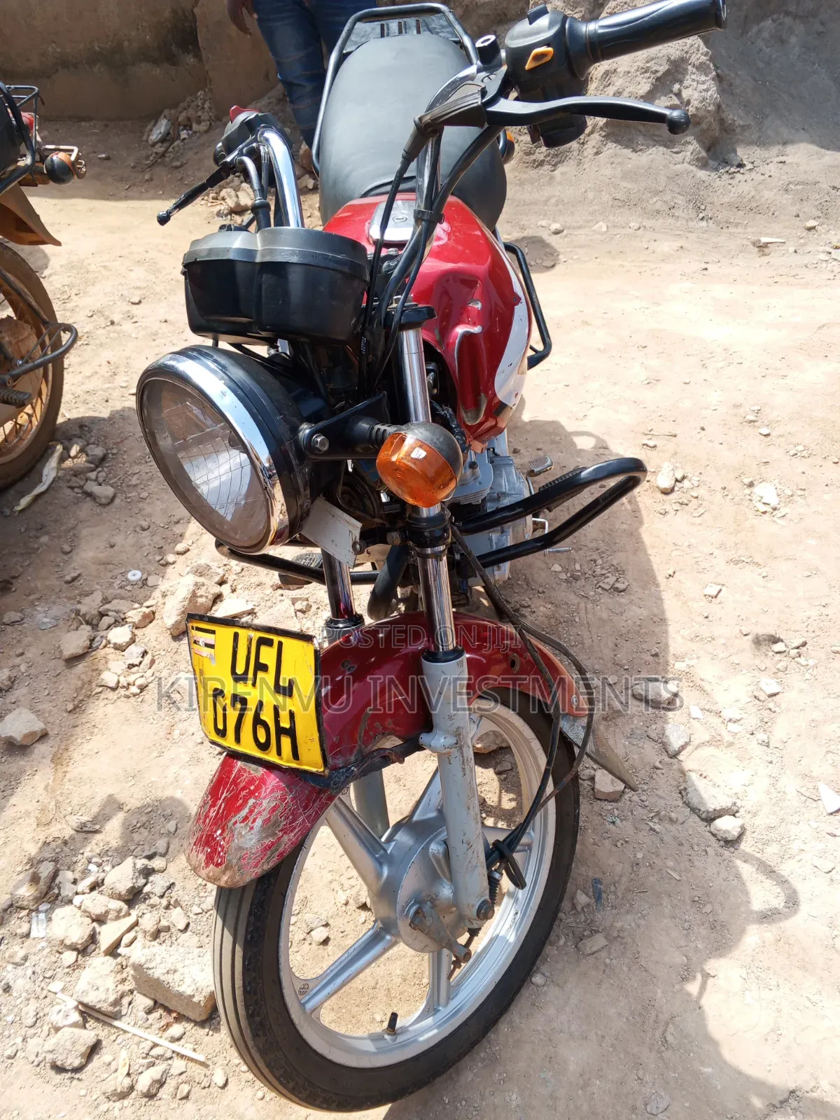 TVS HLX 125 2020 Red