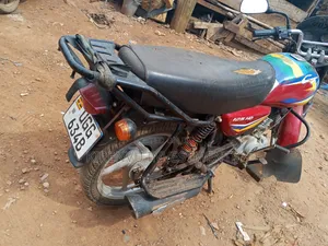 Bajaj Boxer 125 2021 Red