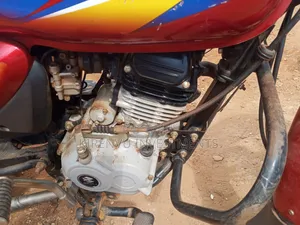 Bajaj Boxer 125 2021 Red