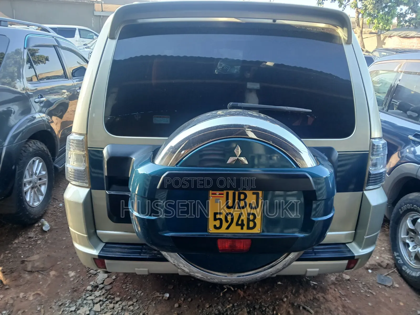 Mitsubishi Pajero 2009 Gold