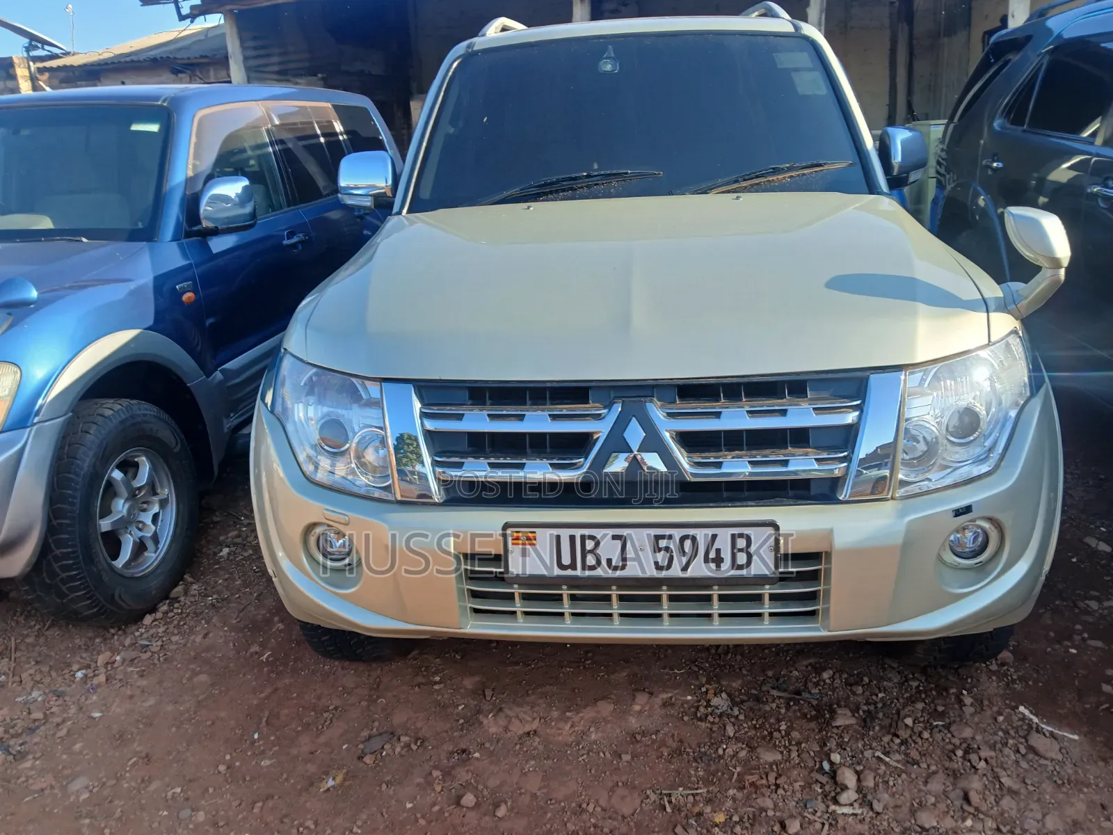 Mitsubishi Pajero 2009 Gold