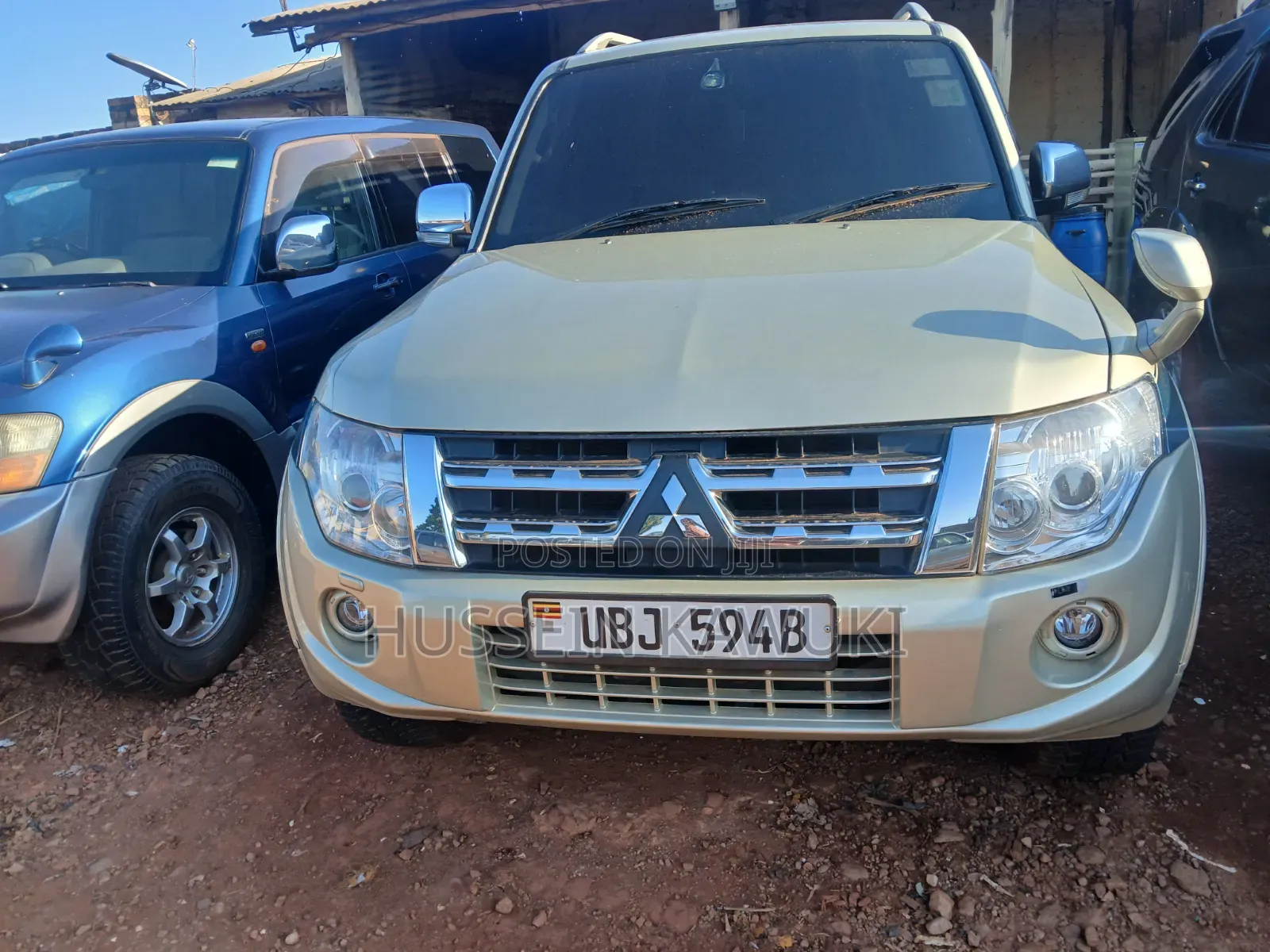 Mitsubishi Pajero 2009 Gold