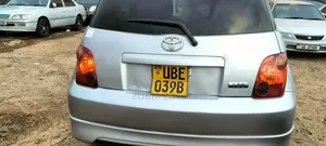 Toyota IST 2003 Silver