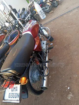 Bajaj Boxer 100 2022 Red