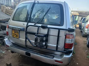 Toyota Land Cruiser Prado 2005 Silver