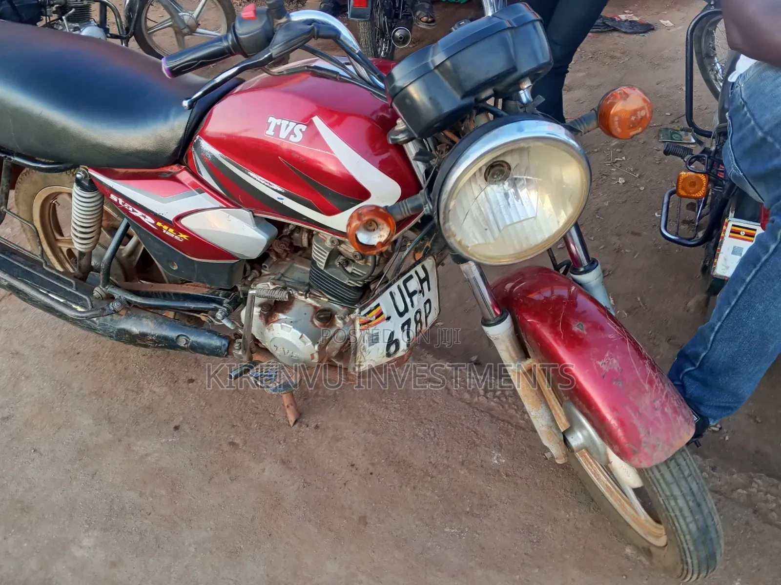 TVS HLX 125 2022 Red
