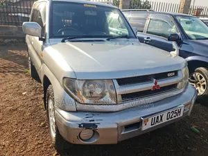 Mitsubishi Pajero IO 2004 Silver