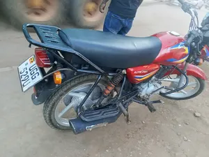 Bajaj Boxer 125 2020 Red