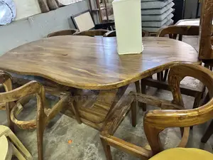 Modern Mugavu Dining Set