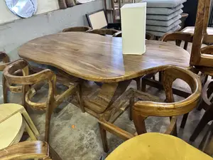 Modern Mugavu Dining Set