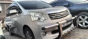 Toyota Noah 2011 Silver