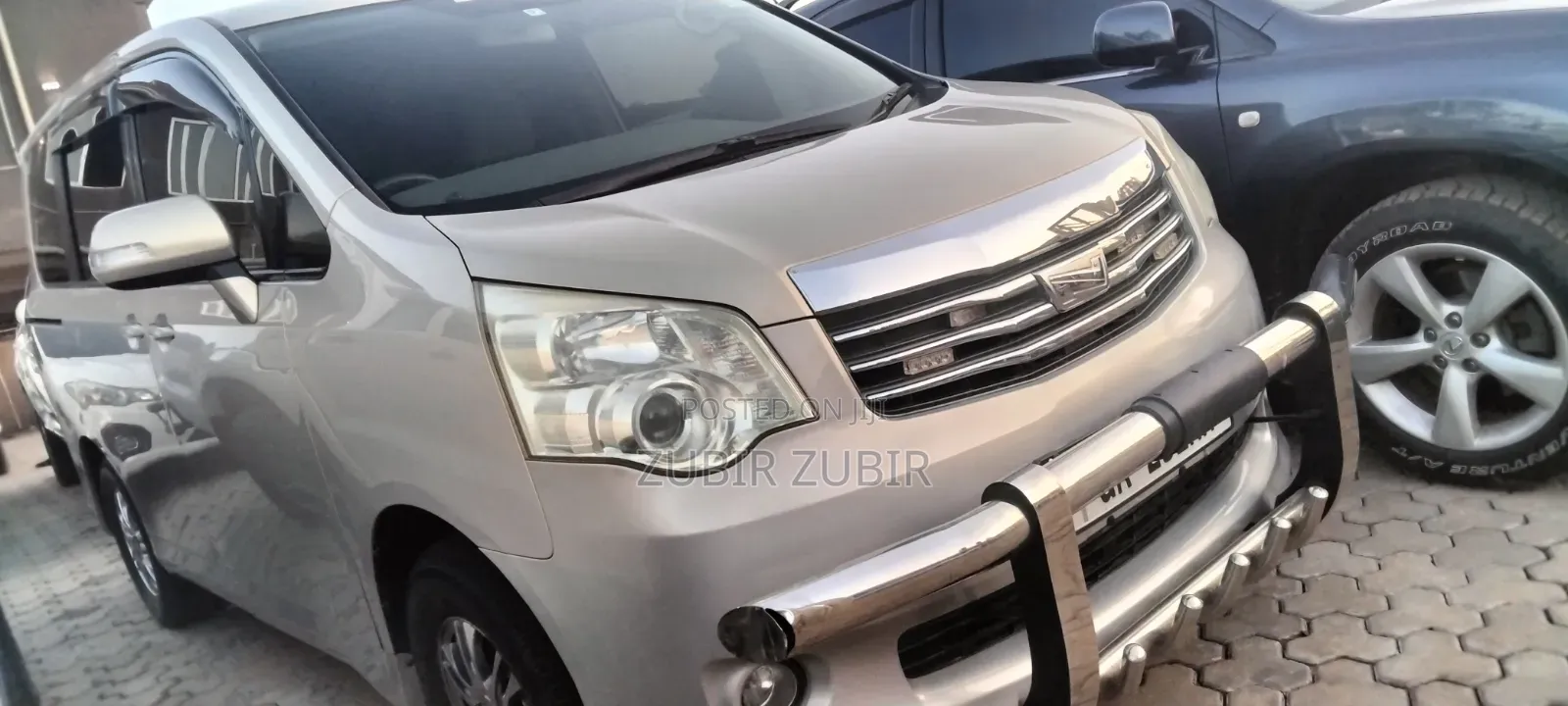 Toyota Noah 2011 Silver