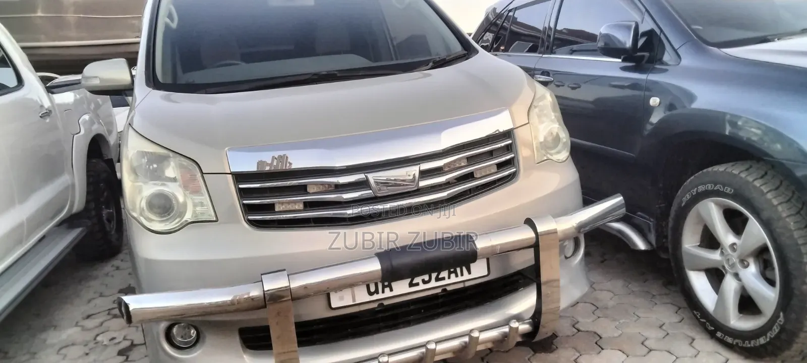 Toyota Noah 2011 Silver