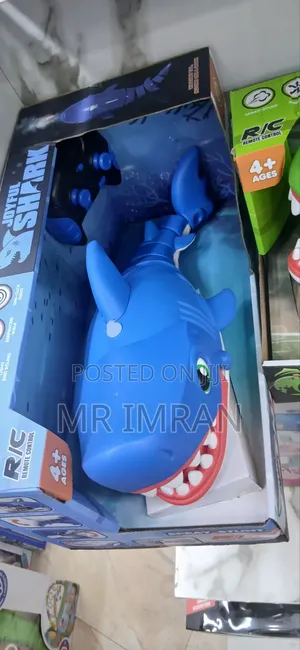 Joyful Shark Rc Spray-Stunt Toy