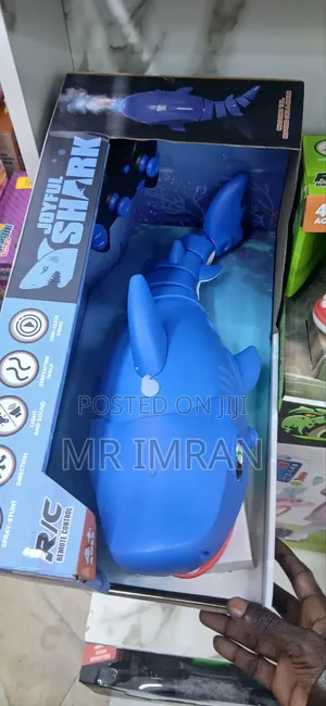 Joyful Shark Rc Spray-Stunt Toy