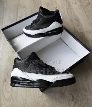 Nike Air Jordan 3 Retro X Fragment Black/White Sneaker