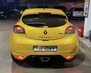 Renault Megane 2015 Yellow