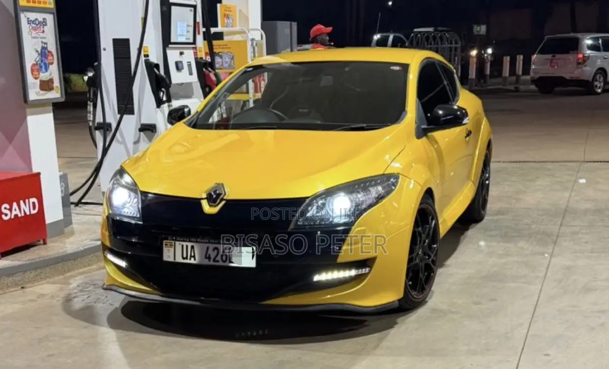 Renault Megane 2015 Yellow