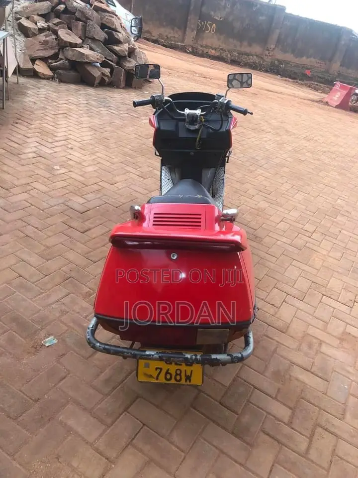 Honda 2015 Red