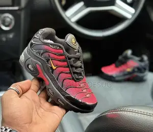 Nike Air Max Plus Red