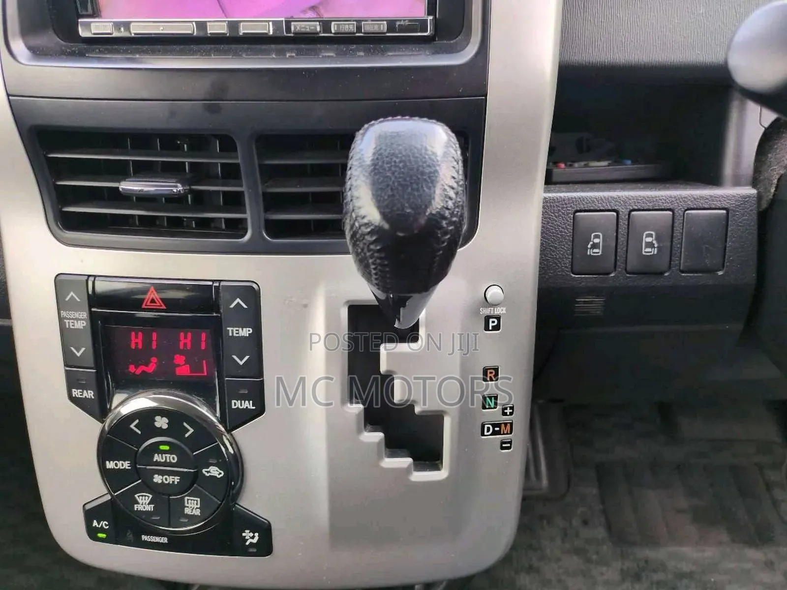 Toyota Noah 2012 White