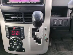 Toyota Noah 2012 White