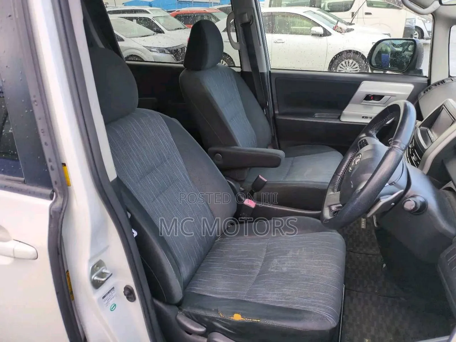 Toyota Noah 2012 White