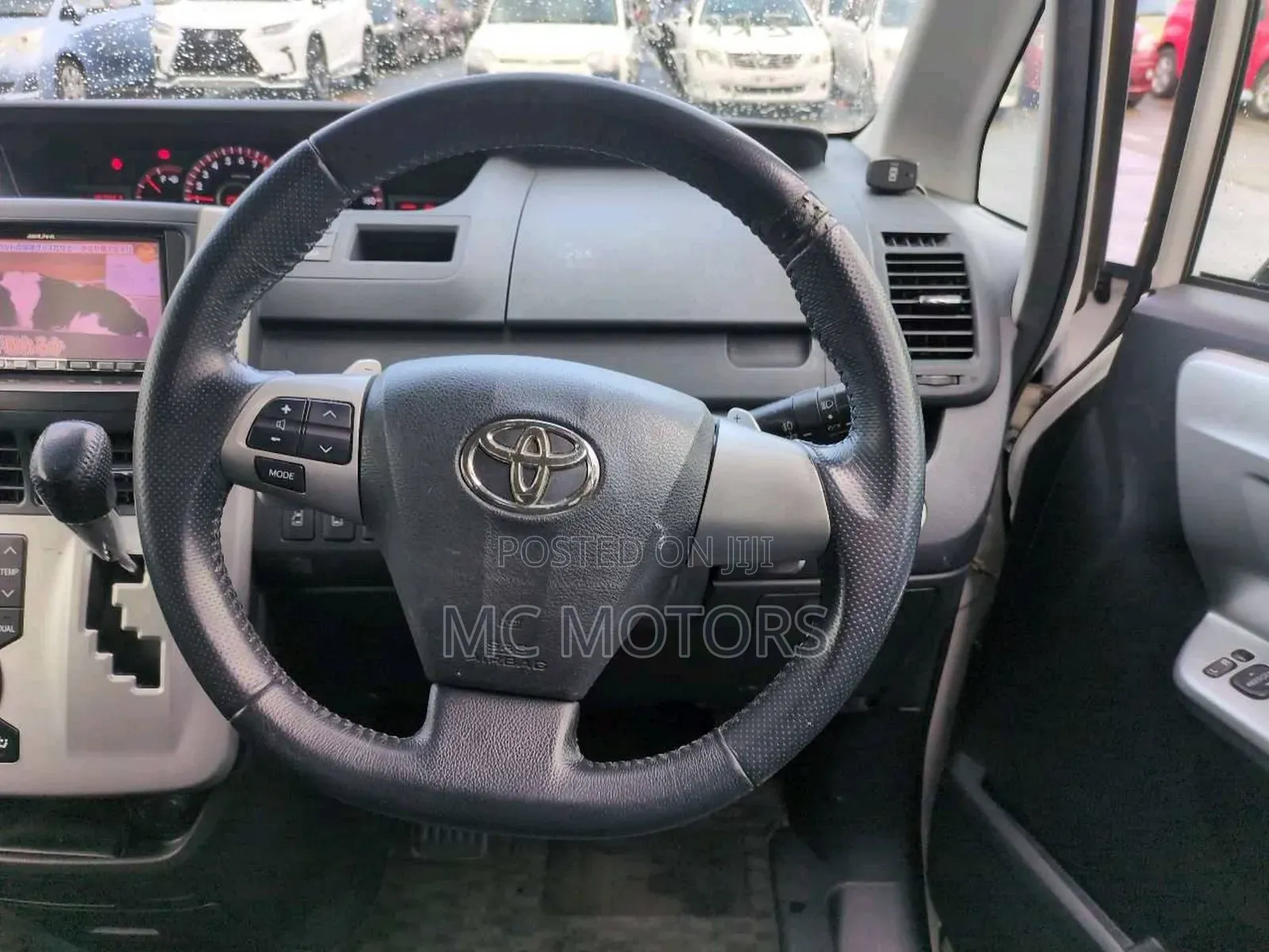 Toyota Noah 2012 White