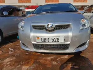 Toyota Auris 2011 Silver
