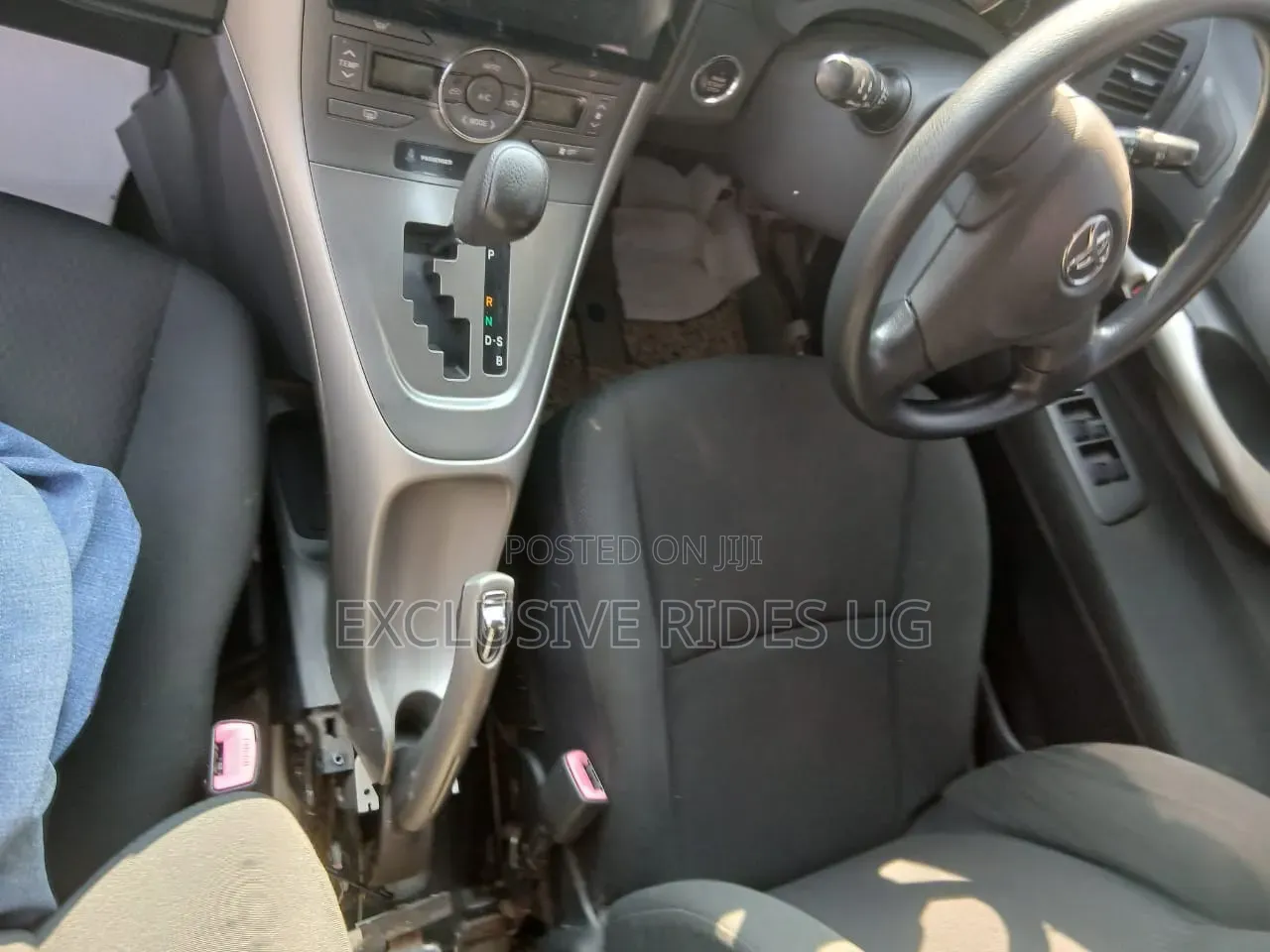 Toyota Auris 2011 Silver
